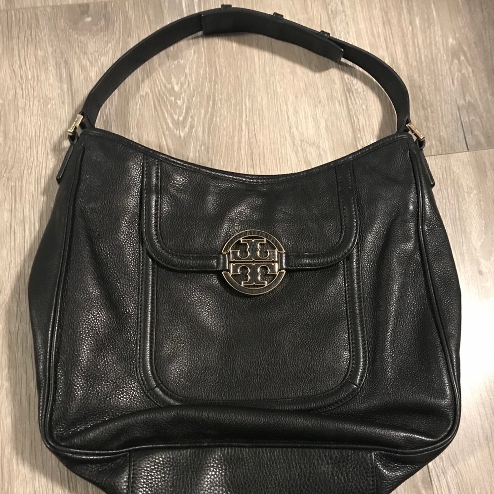 Beautiful Tory Burch purse!